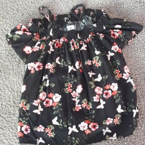 Epic threads off the shoulder shirt.